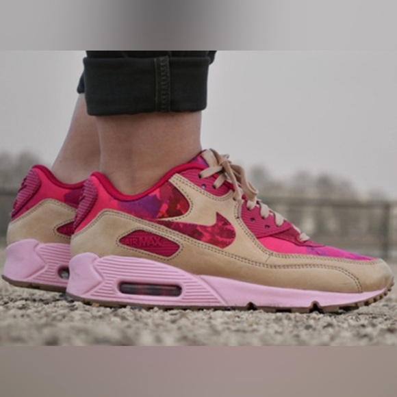 Nike🩷Liberty Of London x Air Max 90 'Denise Eva' -555283-600- Wmns Sz: 8.5 - EUC - Picture 1 of 9